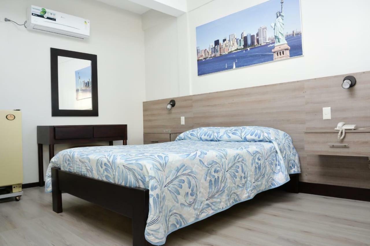 Hotel Olimpico En Quevedo エクステリア 写真
